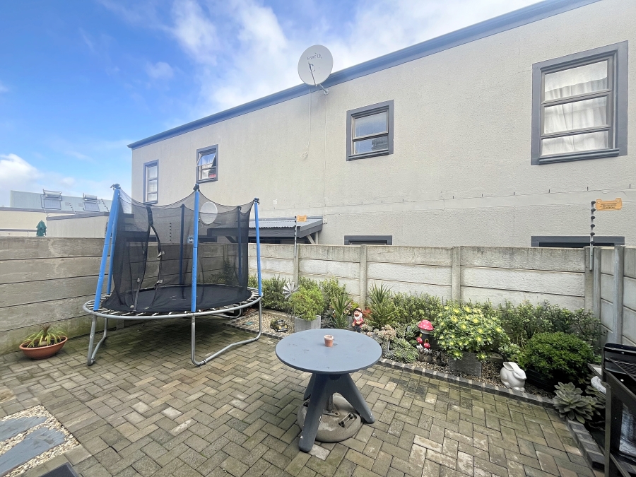 To Let 2 Bedroom Property for Rent in Brackenfell South Western Cape